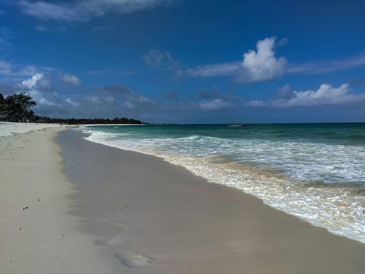 Turquoise water and beach on the Kenyan coast near Mombasa