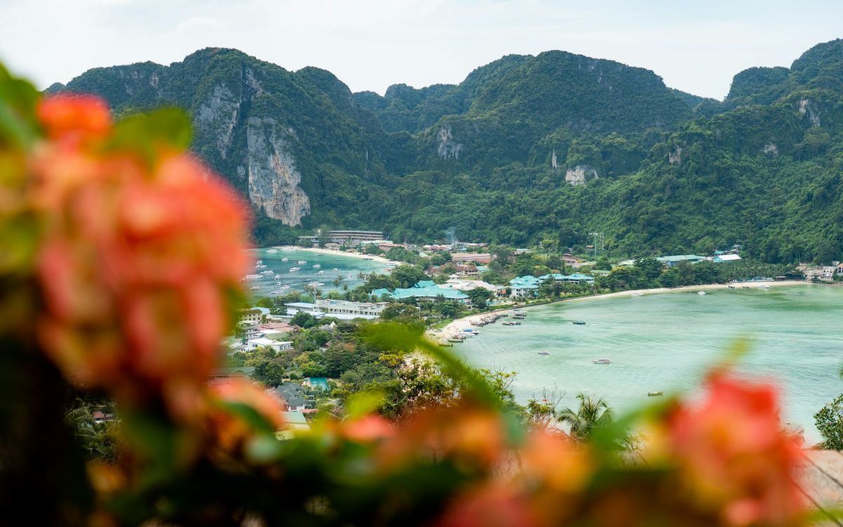 The Koh Phi Phi Don viewpoint over the twin bays