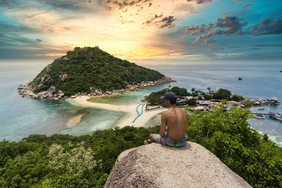 Viewpoint overlooking Koh Nang Yuan island from Koh Tao