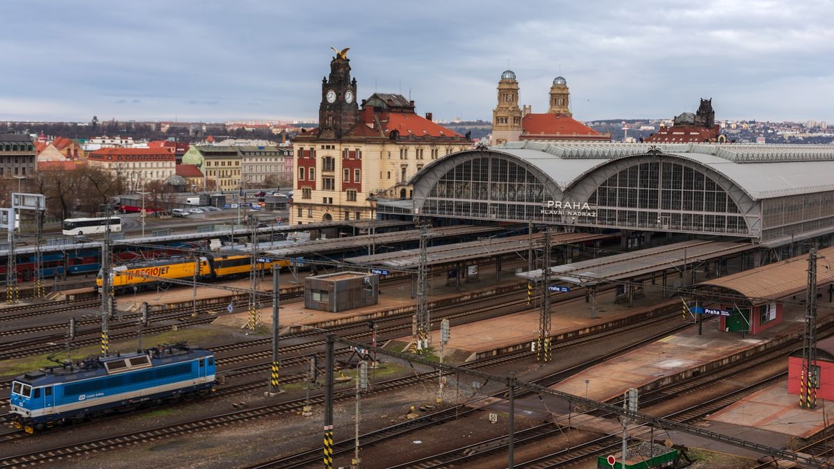 Train platforms at Prague main railway station