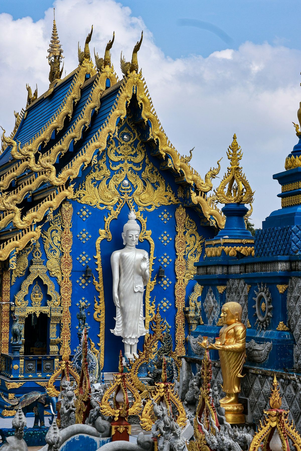 The Blue Temple (Wat Rong Suea Ten) in Chiang Rai, Thailand