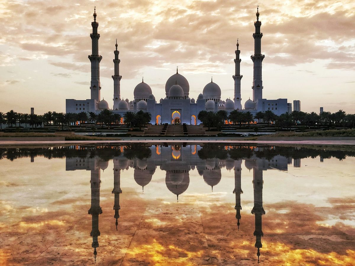 Sheikh Zayed Grand Mosque reflected in water Abu Dhabi