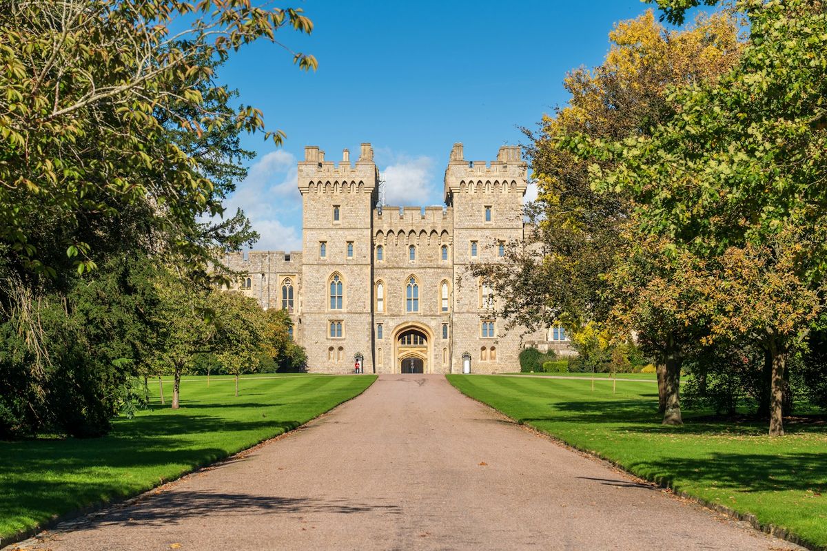 Windsor Castle with a long driveway leading up to it
