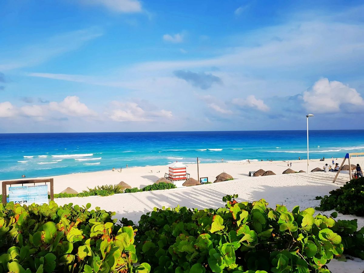 Crystal clear turquoise water at a Cancun beach