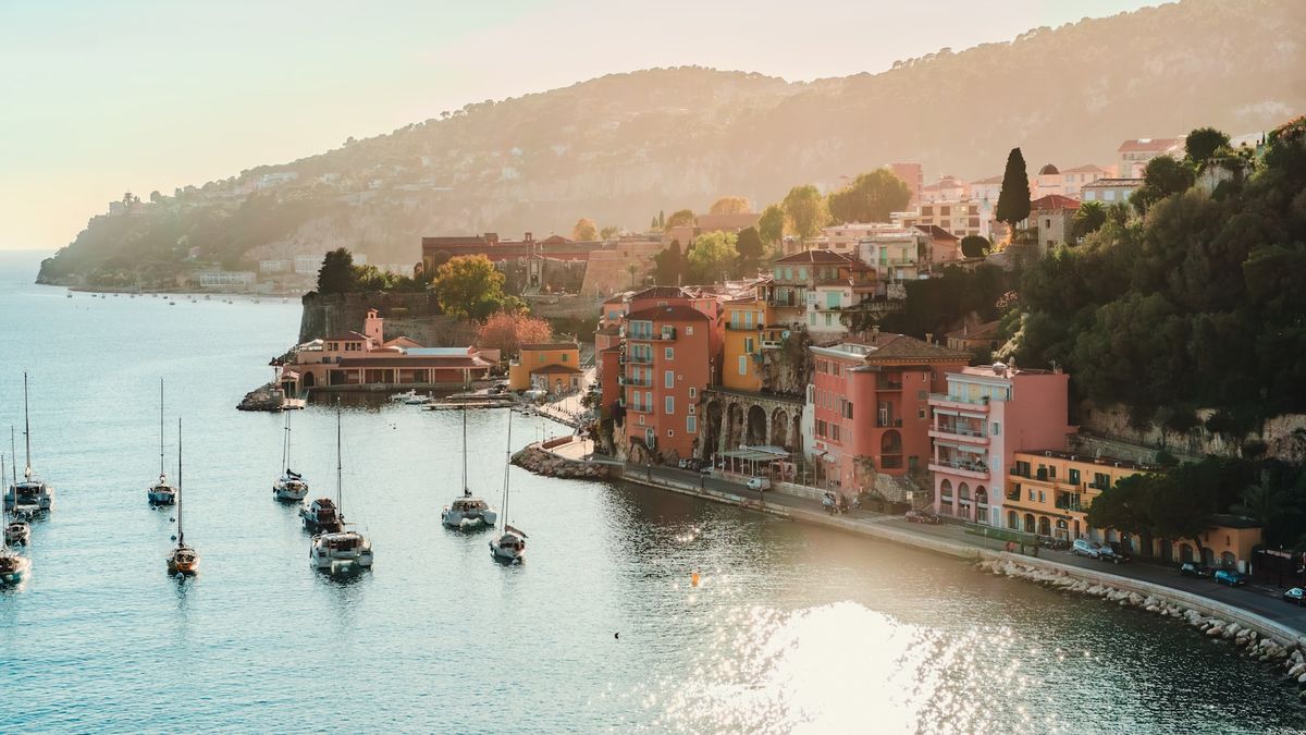 Boats along the French Riviera coastline near Saint-Tropez