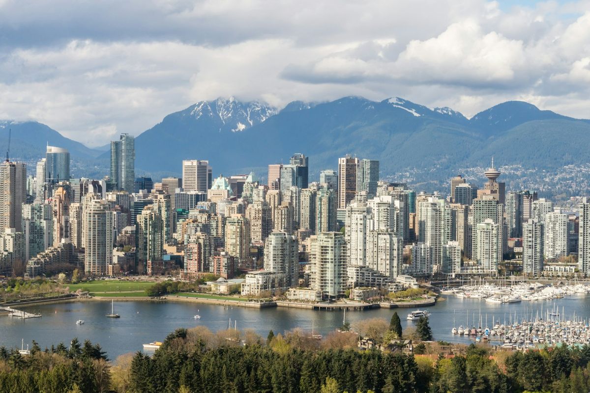 Vancouver skyline with mountains in the background